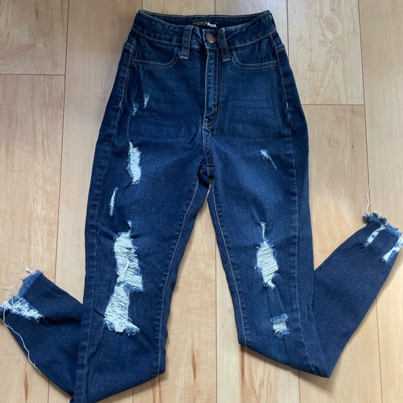 Fashion Nova Highwaisted Jeans - Picture 1 of 3
